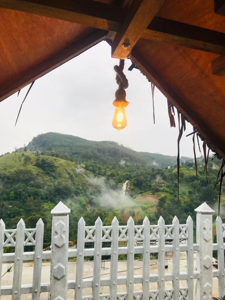 Ella Nature Rock Luaran gambar